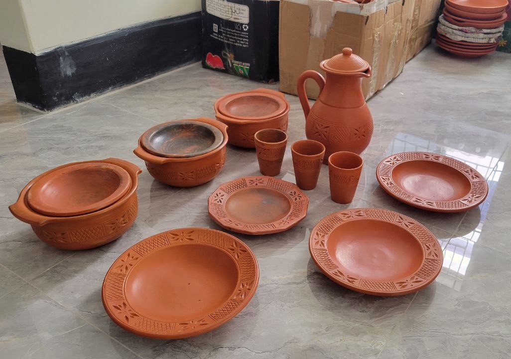 photo_3_2025-11-09_13-37-38 11 Piece couple premium Dinner Set - Image 1